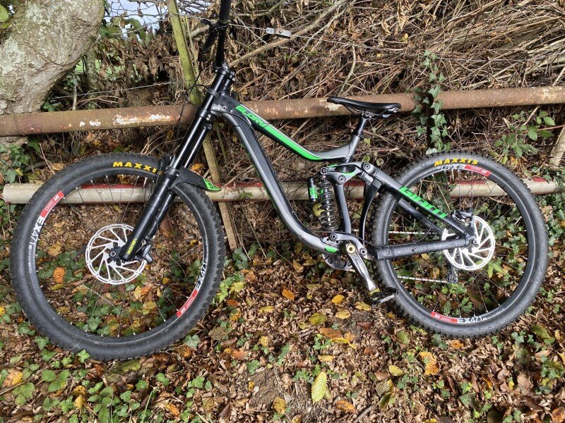 VTT giant glory 2 2017 image