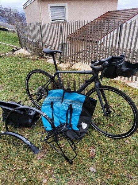 Gravel équipé pour le voyage image