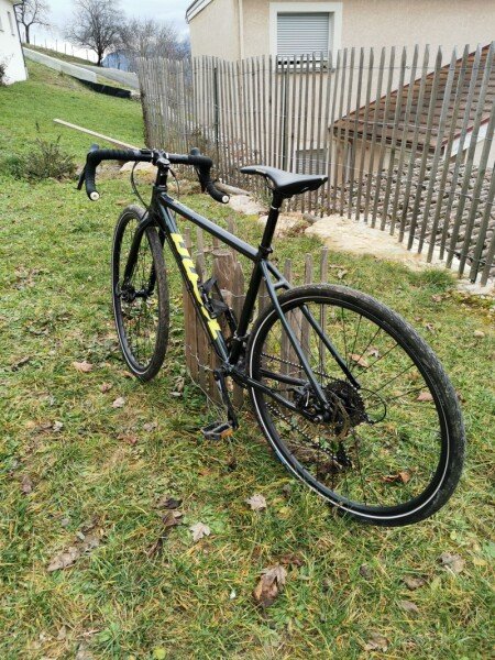 Gravel équipé pour le voyage image