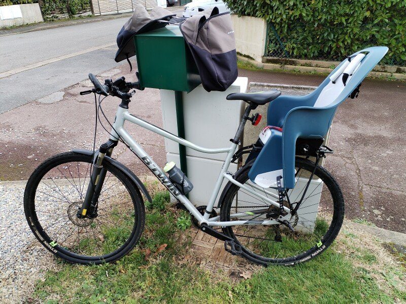 Loue VTT Btwin H/F + carriole image