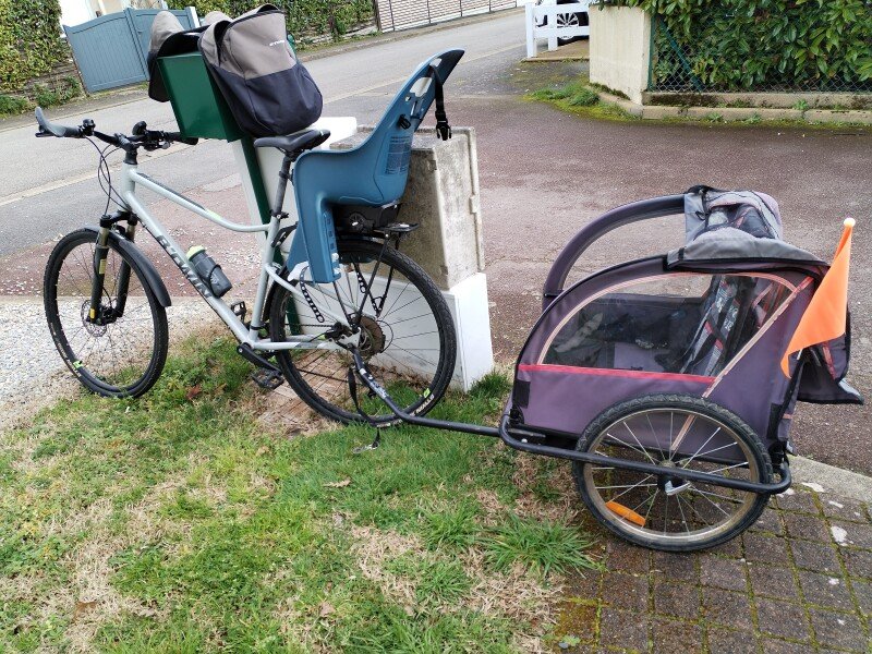 Loue VTT Btwin H/F + carriole image