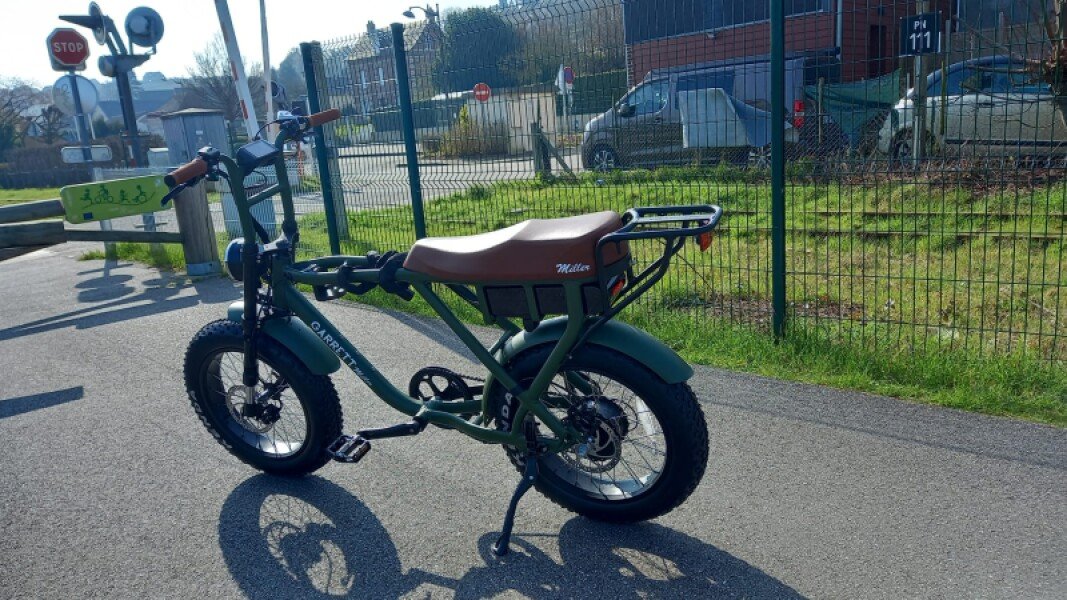 VAE biplace - Garrett Miller image