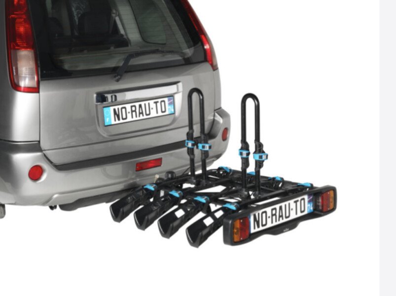 Loue porte vélo 4 places boule d'attelage très pratique. image