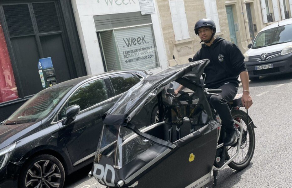 Location vélo cargo Paris URBAN ARROW moteur Bosch location biporteur idf image