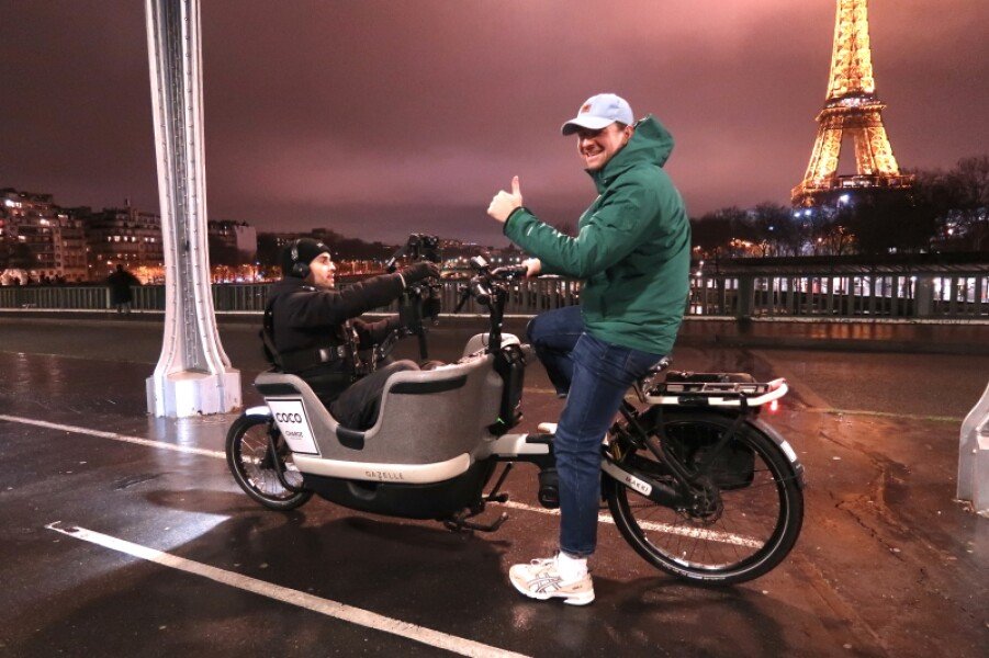 Location Vélo cargo électrique Paris Gazelle MAKKI pour tournage film ou transport adultes image