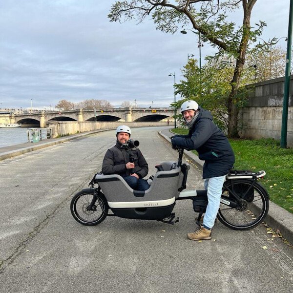 Location Vélo cargo électrique Paris Gazelle MAKKI pour tournage film ou transport adultes image
