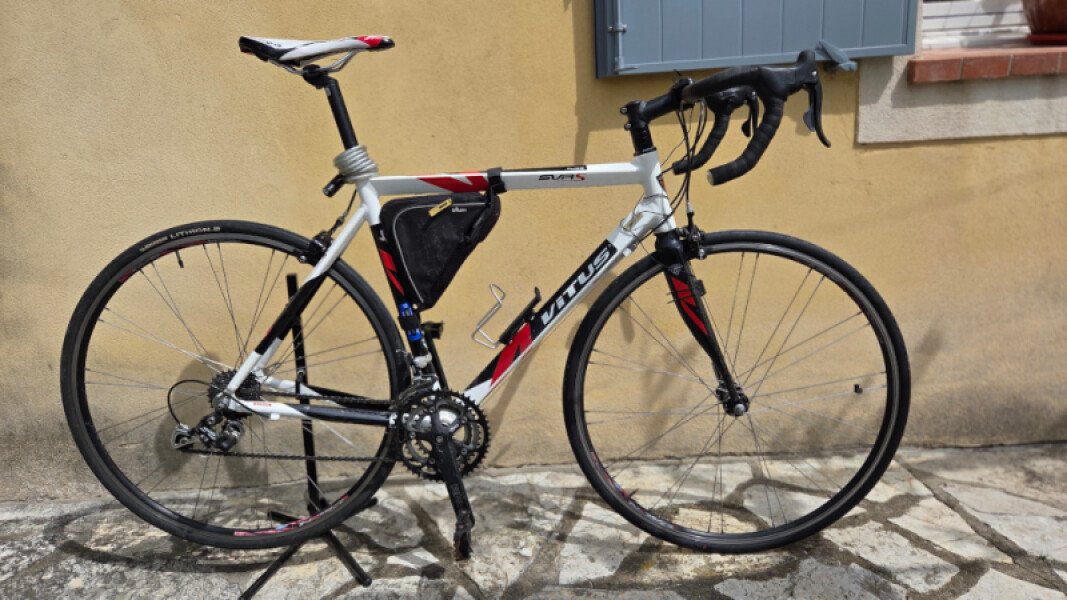 Vélo de route alu taille 54 image