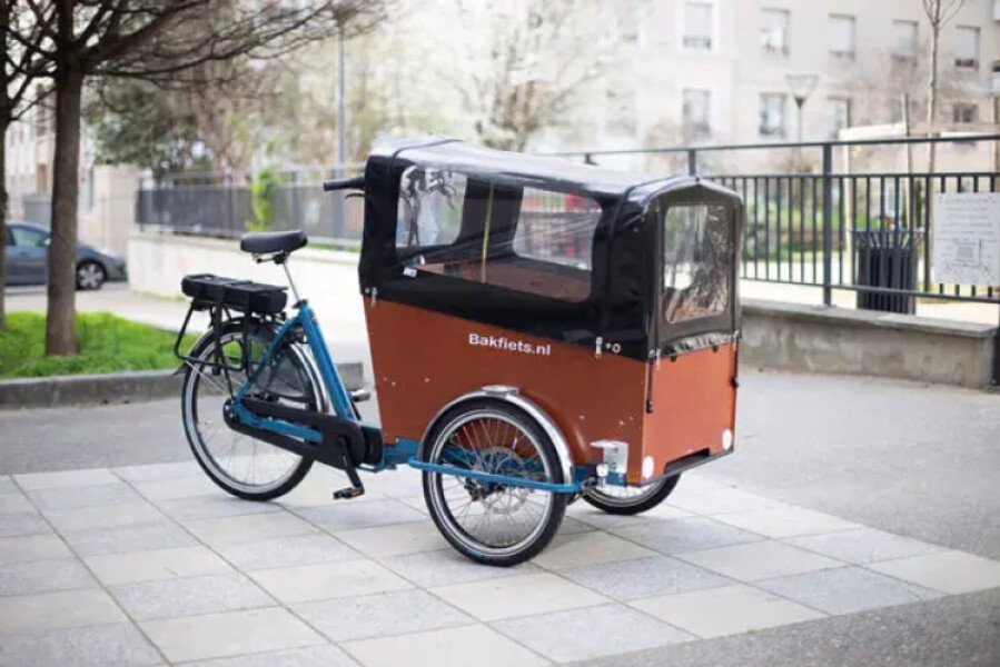 Location vélo-cargo électrique 6 places Bakfiets image