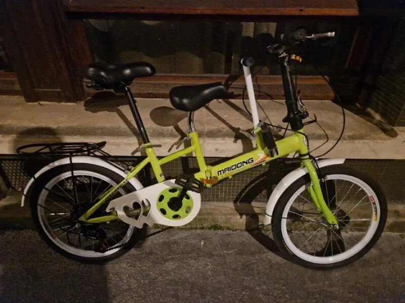 Mini Tandem enfant de 3 à 5 ans et Adulte 2 selles et 1 seul pédalier. Peut-être aussi PMR. image