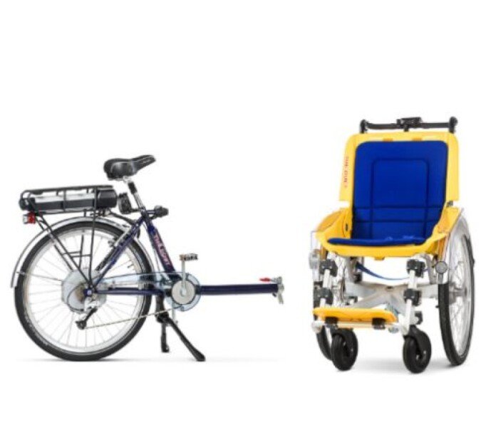 Vélo PMR, vélo pousseur, Fauteuil roulant inclus. Vélo Manuel. Prix indiqué est pour 1/2 journée (35€ la demi-journée). image