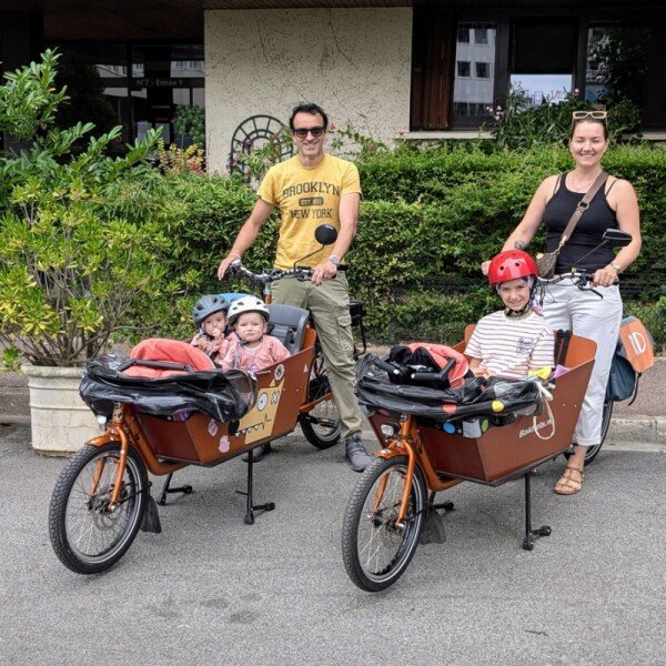 Rent a cargo bike in Paris Urban Arrow BAKFIETS GAZELLE MAKKI LOAD 75 Packster 80 image