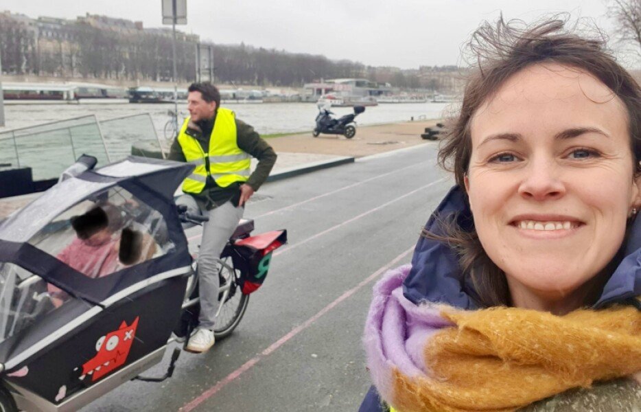 Rent a cargo bike in Paris Urban Arrow BAKFIETS GAZELLE MAKKI LOAD 75 Packster 80 image