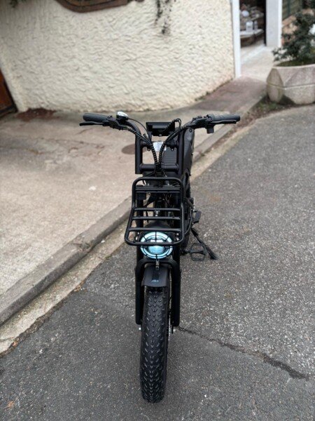 Cargo Biporteur à Louer Pratique, Écologique et Spacieux image