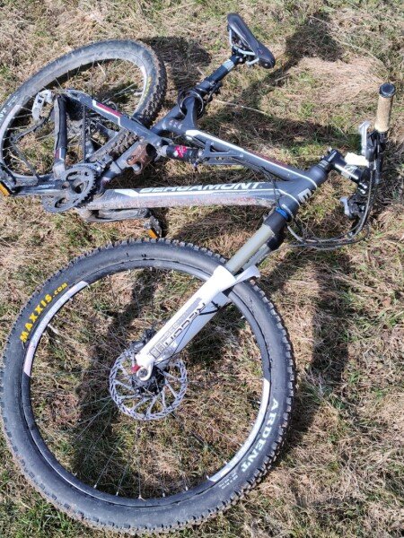 Location VTT Homme Taille L – Idéal pour Aventures en montagne image