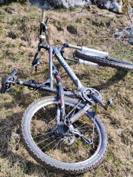 Location VTT Homme Taille L – Idéal pour Aventures en montagne image