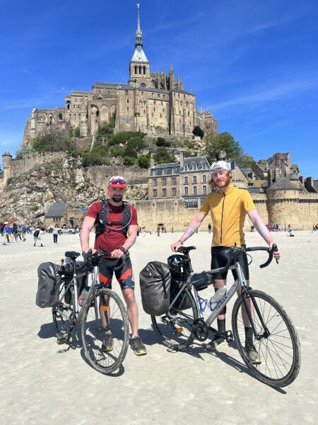 Location vélo GRAVEL taille M avec équipements inclus image