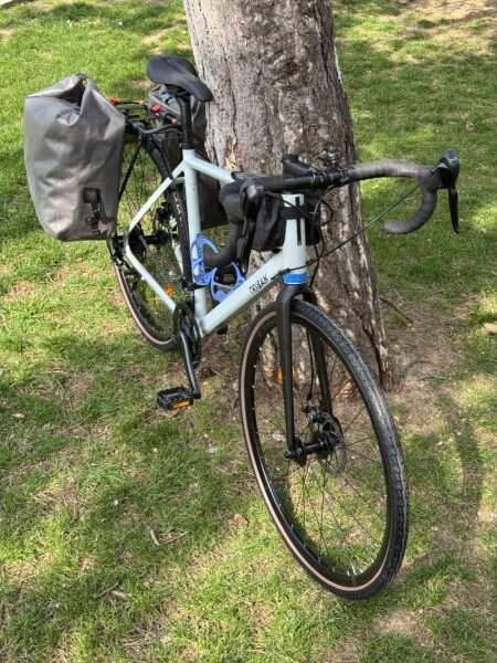 Location vélo GRAVEL taille M avec équipements inclus image