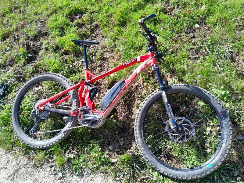 2 VTT à assistance électrique all mountain, louables séparément, prix par jour et par VTT image