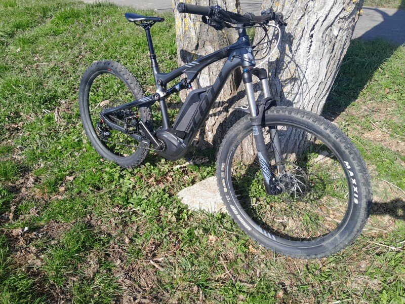 2 VTT à assistance électrique all mountain, louables séparément, prix par jour et par VTT image