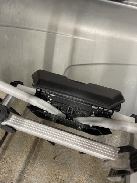 Porte vélos 4 vélos sur attelage avec ses sangles image