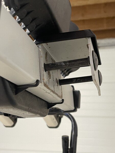 Porte vélos 4 vélos sur attelage avec ses sangles image