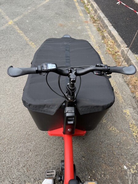 Cargo Toyota Électrique, sièges enfants image