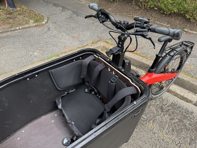 Cargo Toyota Électrique, sièges enfants image