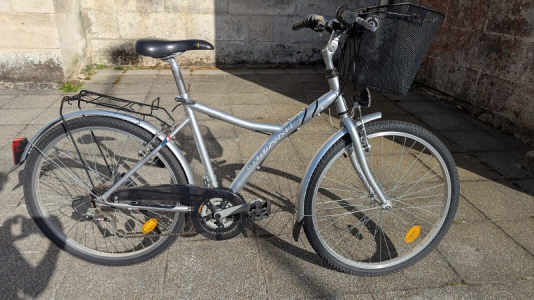 Location vélo mixte pour votre séjour, au weekend ou à la semaine ou plus image