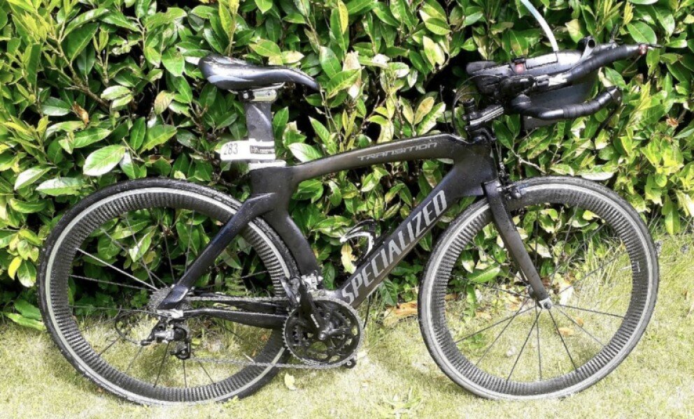 Vélo de triathlon en carbone (Specialized transition) image