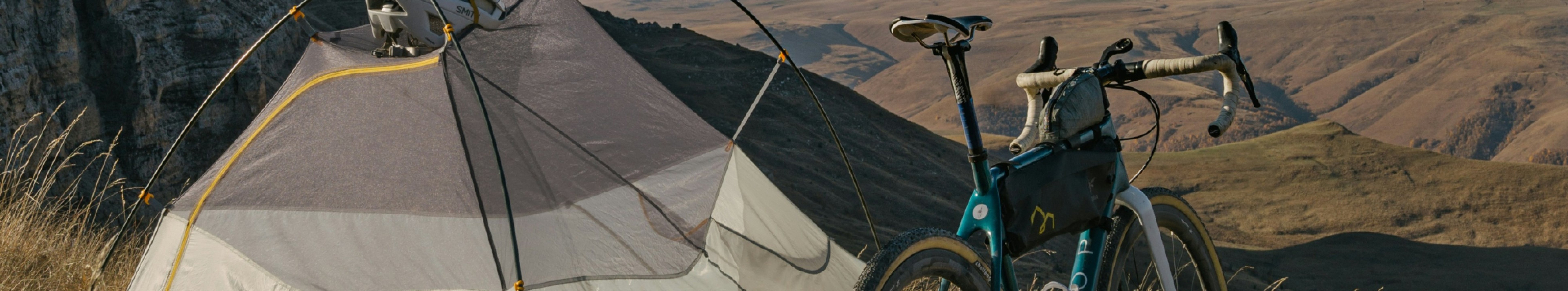 Gravel bikepacking tout équipé avec sacoches - location BikUp