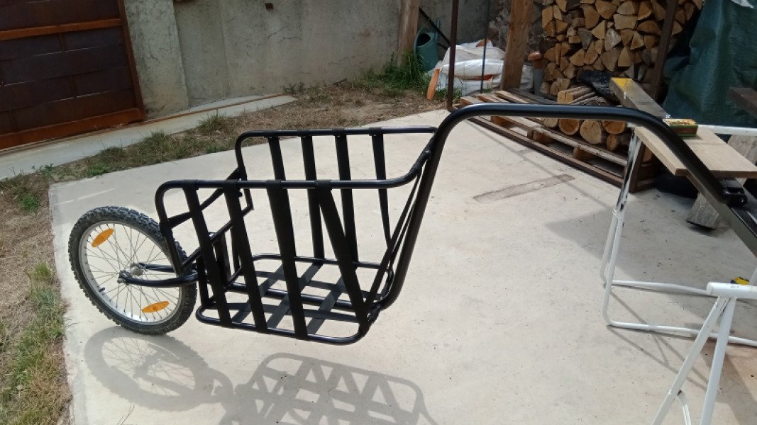 Remorque à une roue disponible à la location image