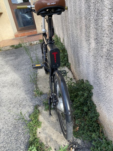 Vélo électrique compact et pliable image