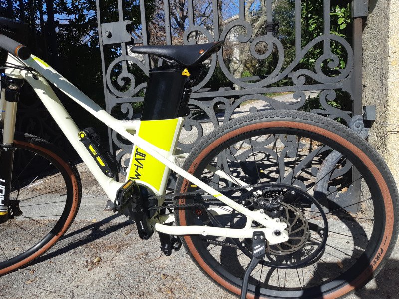 Vélo électrique à double entraînement image