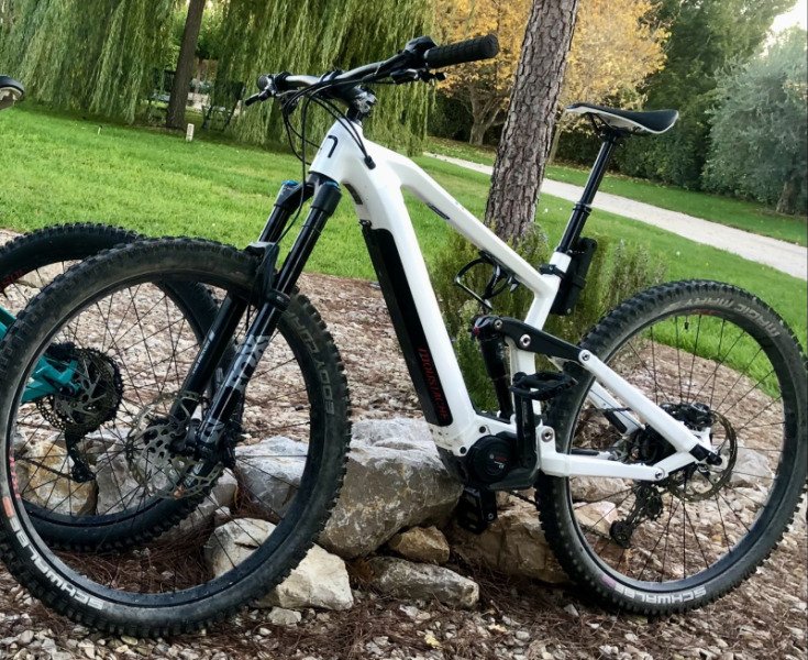 Vélo Électrique Tout Terrain Blanc GAME image