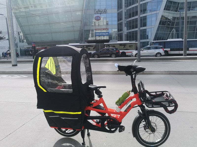 Vélo cargo électrique à louer image