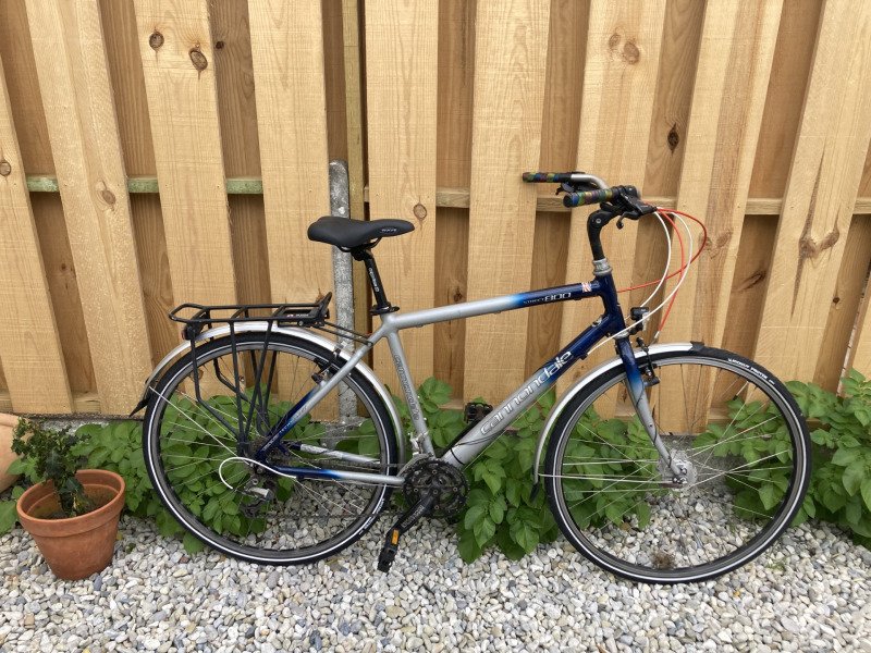 Cannondale Hybrid Bike for Rent image