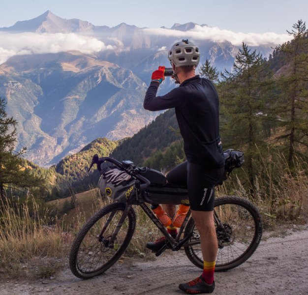 Bike Bags Rental - Handlebars - Saddle - Frame - Bikepacking image