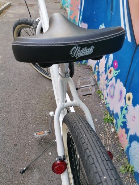 Vélo femme Beach United Cruiser blanc nacrée image