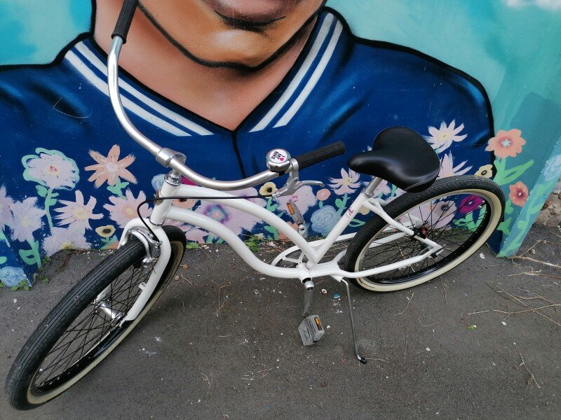 Vélo femme Beach United Cruiser blanc nacrée image