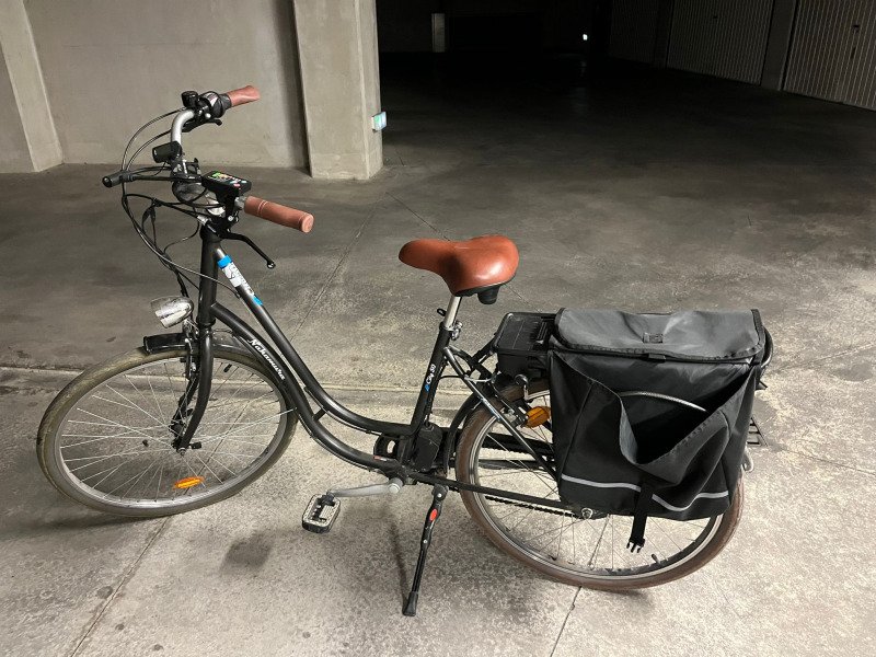 Propose location de vélo électrique urbain image