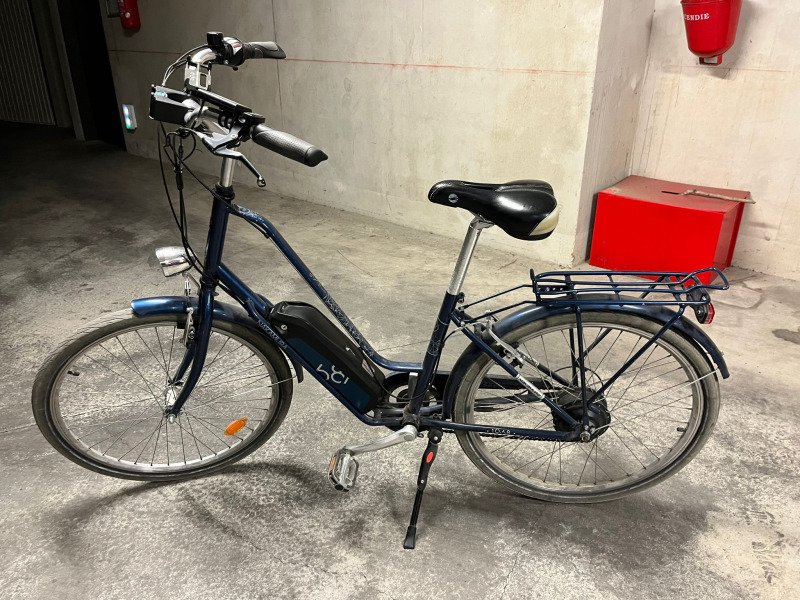 Bicyclette urbaine électrique image