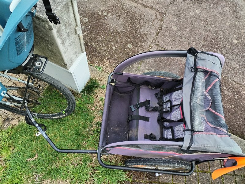 Location VTT Btwin mixte avec remorque image