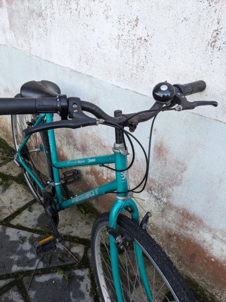 VTC Peugeot disponible à la location image