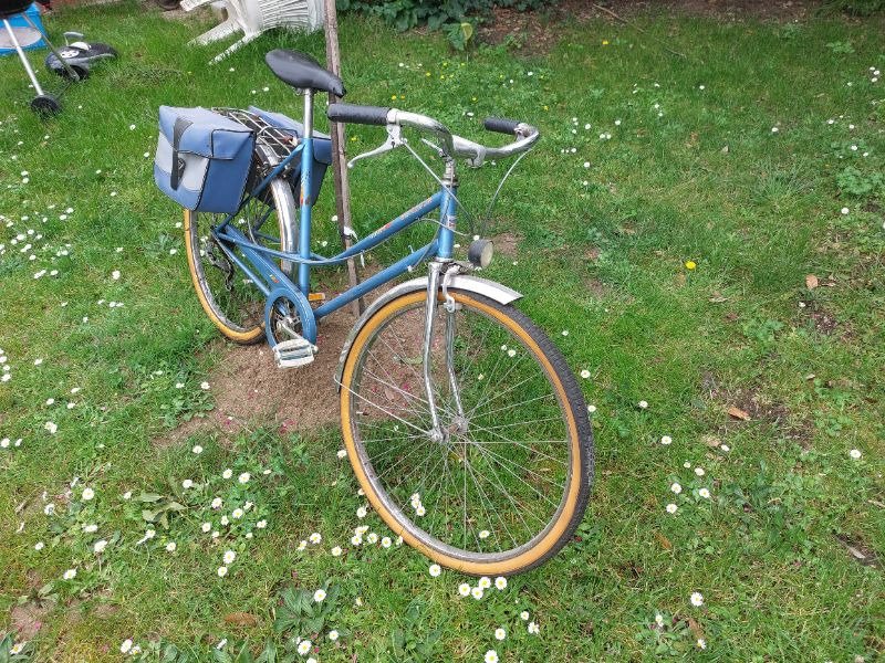 Vélo de ville image