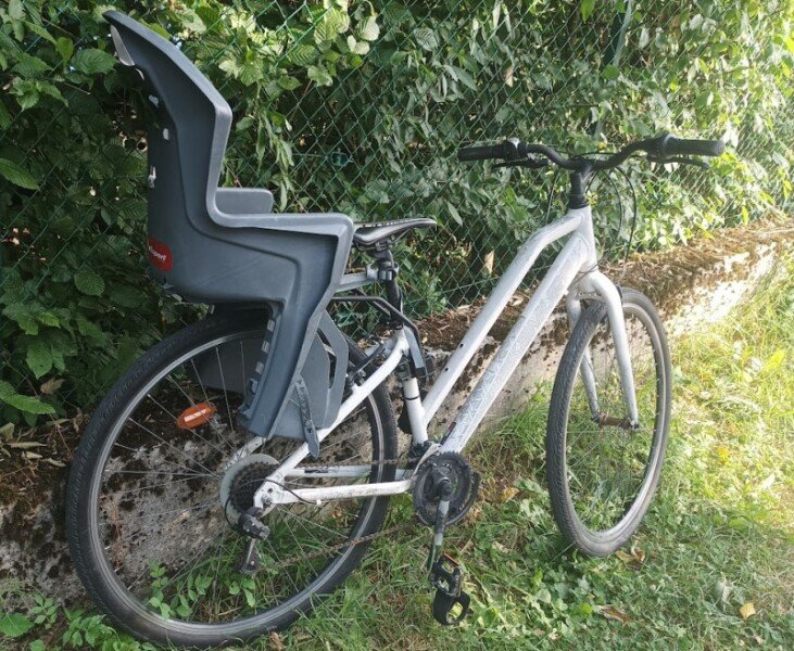 VTC avec siege bébé image