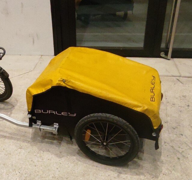 Remorque vélo Burley Nomad pour bagages ou chien image