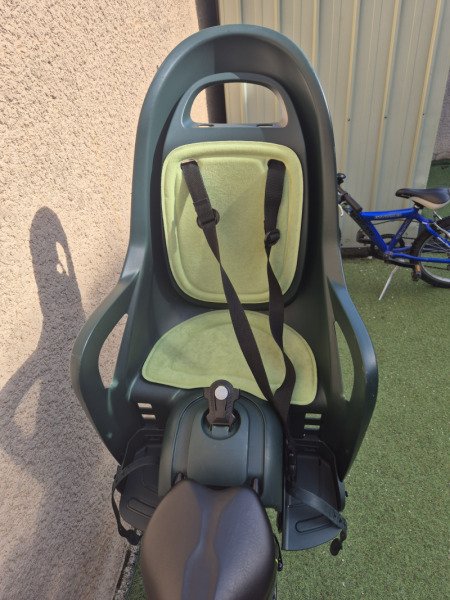 Vélo VTT homme confortable avec siège bébé image