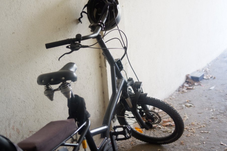 Vélo électrique siège 2 enfant + banquette image