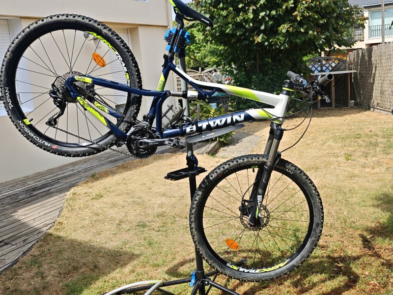 Loue VTT tout suspendu Rockrider 560 s image