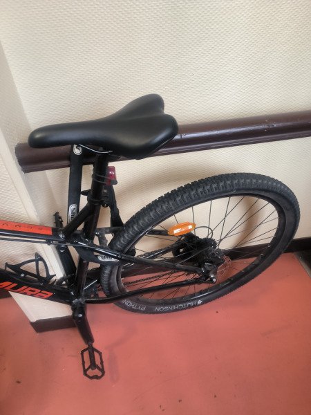 Vélo VTT neuf équipable voyage image